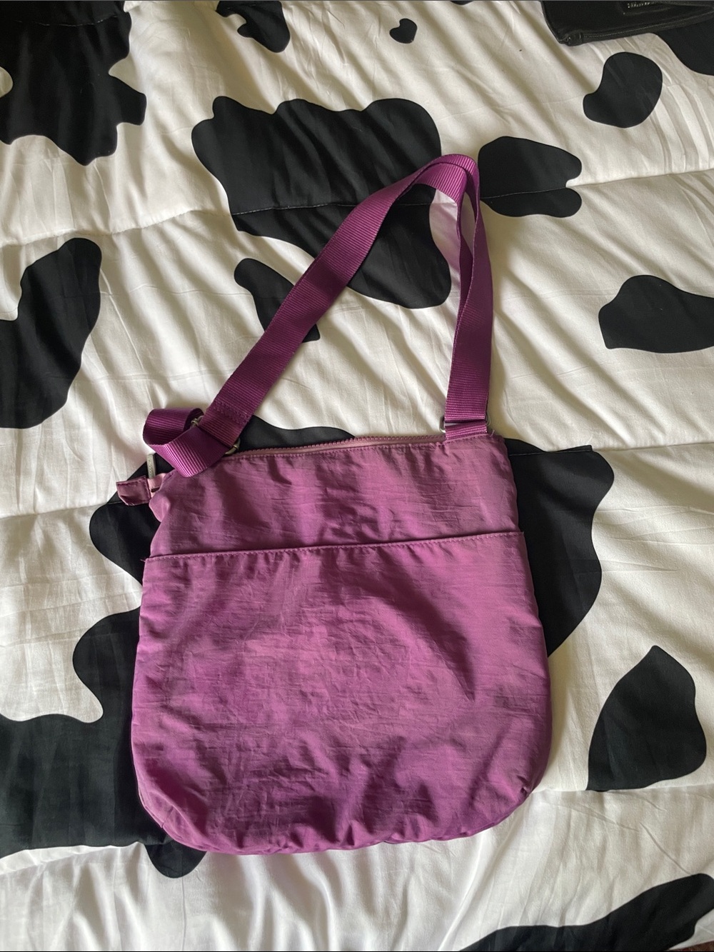 Baggallini Plum Crossbody with Multiple Zip Pockets - Picture 7 of 9